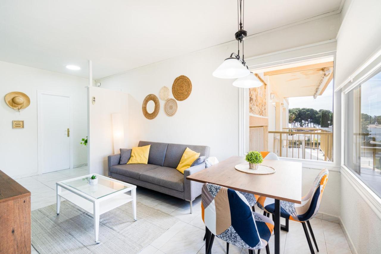 Coastal Paradise & Cozy Home With A 100M From The Beach! 캠브릴스 외부 사진