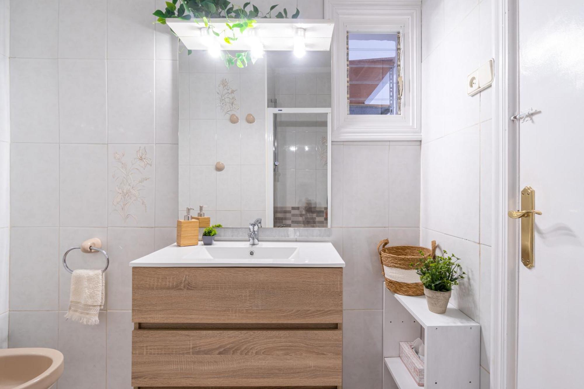 Coastal Paradise & Cozy Home With A 100M From The Beach! 캠브릴스 외부 사진