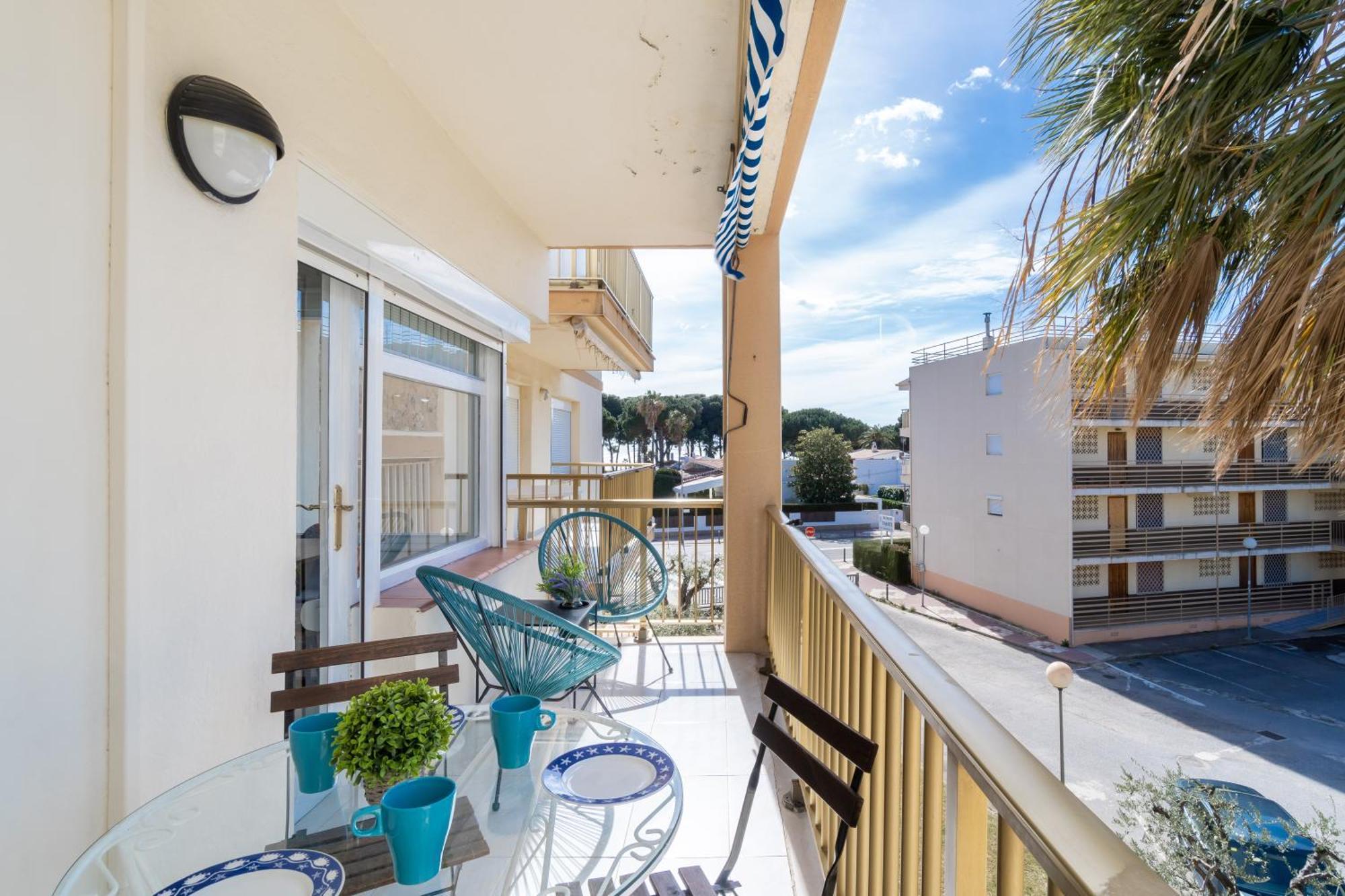 Coastal Paradise & Cozy Home With A 100M From The Beach! 캠브릴스 외부 사진